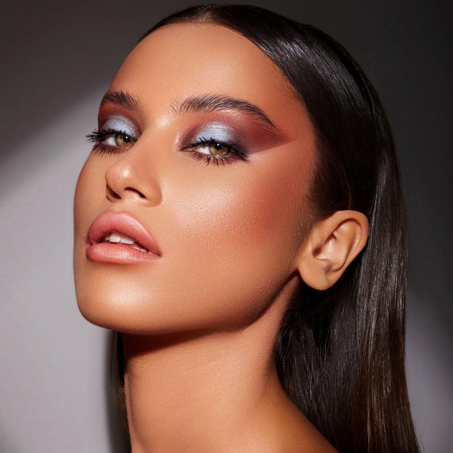 12 SHADE EYESHADOW PALETTE